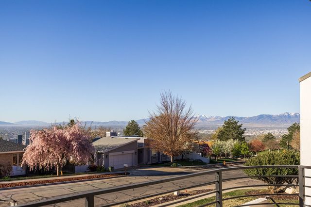 195 E NORTH SANDRUN RD, Salt Lake City, UT 84103