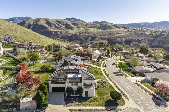 195 E NORTH SANDRUN RD, Salt Lake City, UT 84103