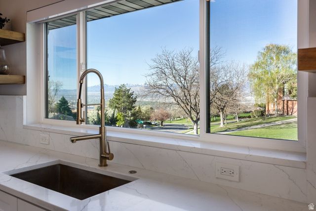 195 E NORTH SANDRUN RD, Salt Lake City, UT 84103