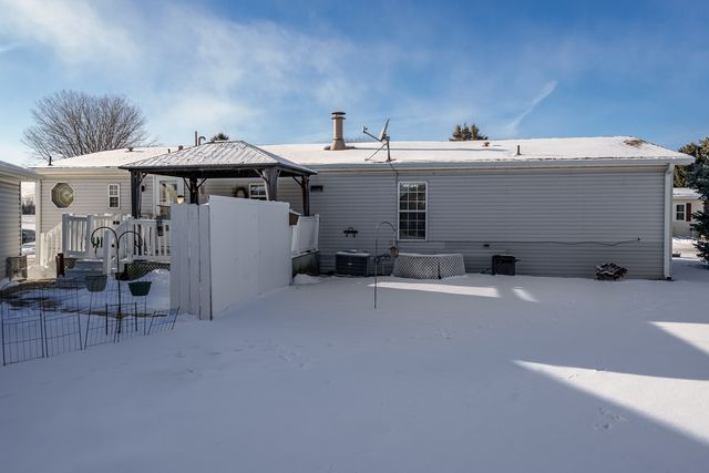 8511 Fig Tree Lane, Roscoe, IL 61073