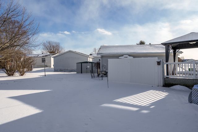 8511 Fig Tree Lane, Roscoe, IL 61073