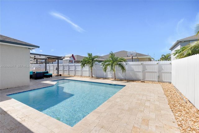 27526 SW 133rd Place, Homestead, FL 33032
