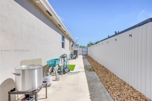 27526 SW 133rd Place, Homestead, FL 33032