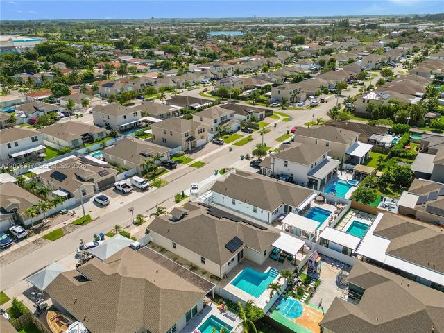 27526 SW 133rd Place, Homestead, FL 33032