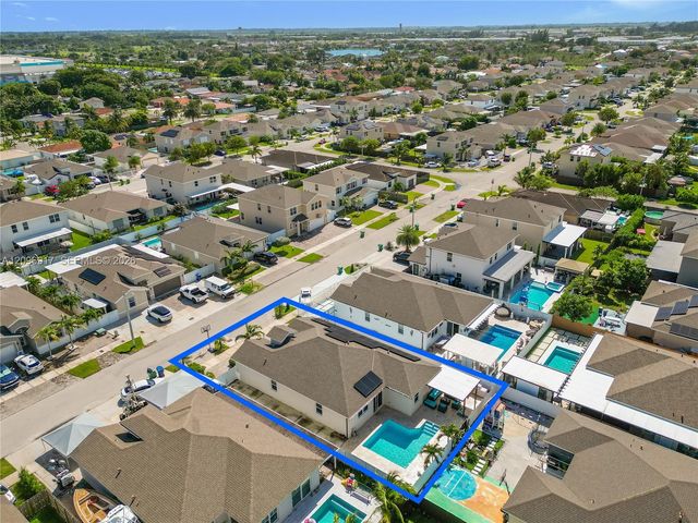 27526 SW 133rd Place, Homestead, FL 33032