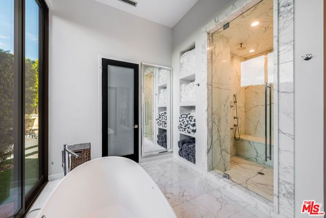 16167 Royal Oak Road, Encino (los Angeles), CA 91436