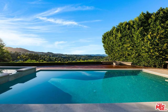 16167 Royal Oak Road, Encino (los Angeles), CA 91436