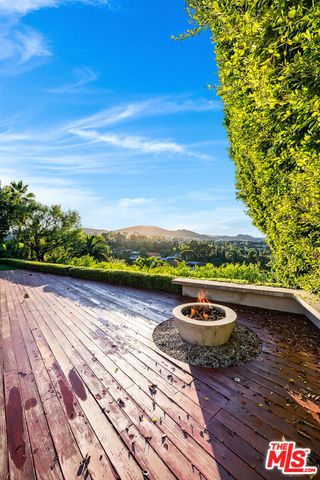 16167 Royal Oak Road, Encino (los Angeles), CA 91436