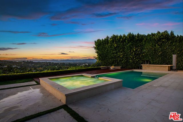 16167 Royal Oak Road, Encino (los Angeles), CA 91436