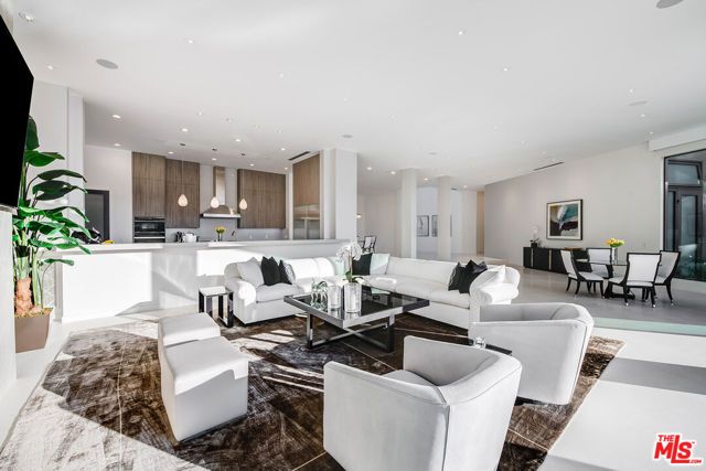 16167 Royal Oak Road, Encino (los Angeles), CA 91436