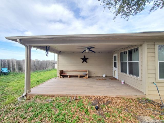 555 PLANTERS PASS, Schertz, TX 78154