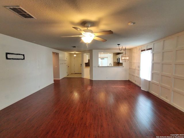 555 PLANTERS PASS, Schertz, TX 78154