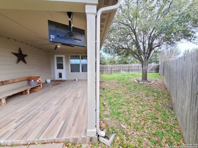 555 PLANTERS PASS, Schertz, TX 78154