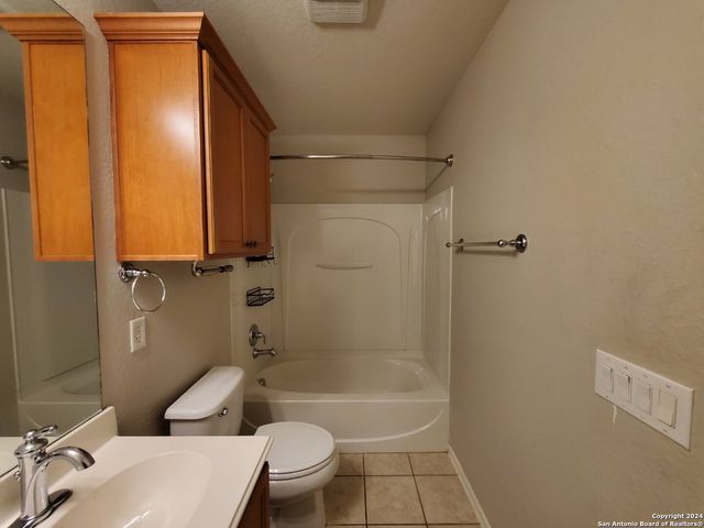 555 PLANTERS PASS, Schertz, TX 78154
