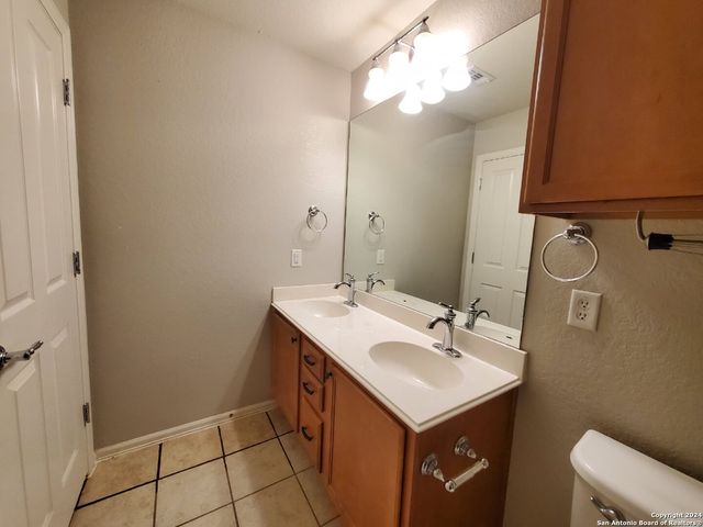 555 PLANTERS PASS, Schertz, TX 78154