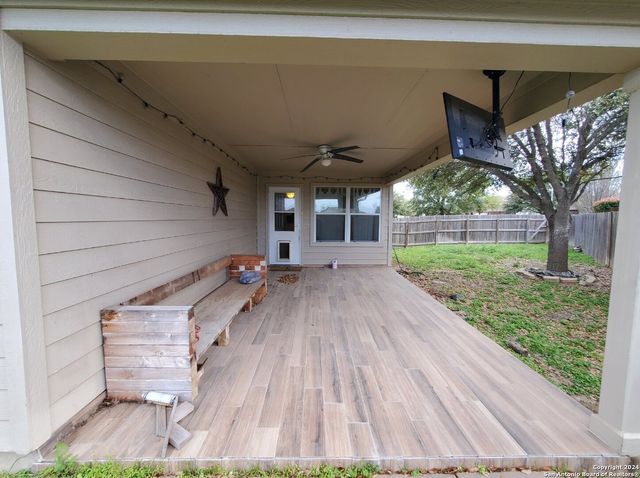 555 PLANTERS PASS, Schertz, TX 78154