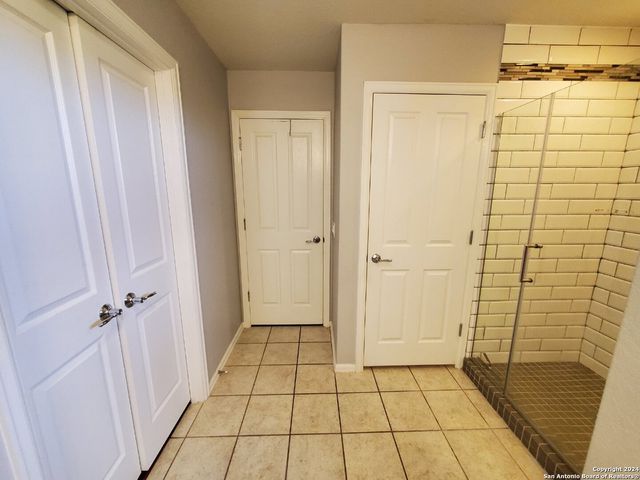 555 PLANTERS PASS, Schertz, TX 78154