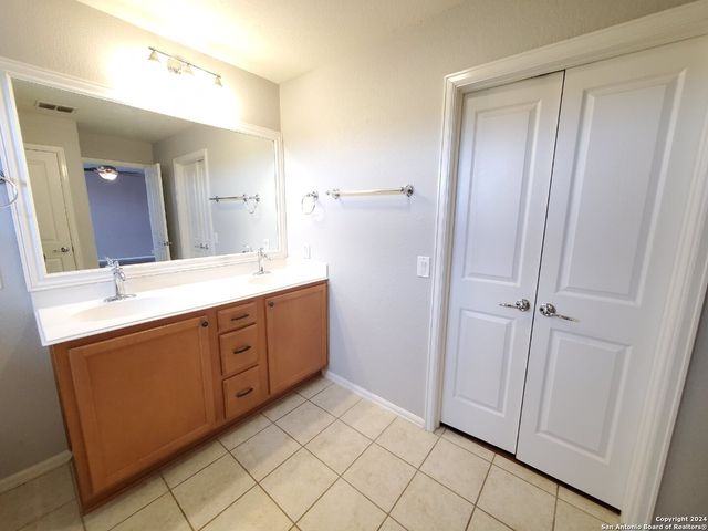 555 PLANTERS PASS, Schertz, TX 78154