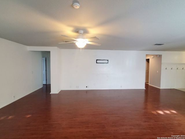 555 PLANTERS PASS, Schertz, TX 78154