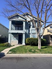 707 Queensland Cir, Stockton, CA 95206