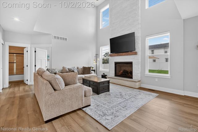 21115 Prestwick Drive, Farmington Hills, MI 48335