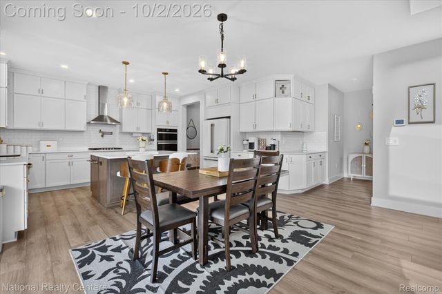 21115 Prestwick Drive, Farmington Hills, MI 48335
