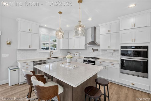 21115 Prestwick Drive, Farmington Hills, MI 48335