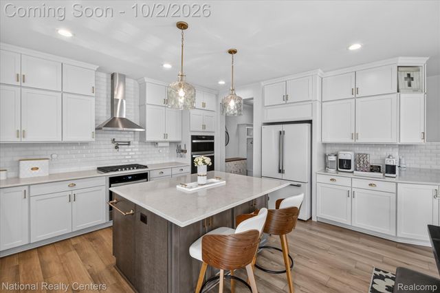 21115 Prestwick Drive, Farmington Hills, MI 48335