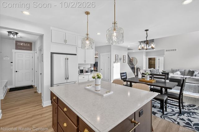21115 Prestwick Drive, Farmington Hills, MI 48335