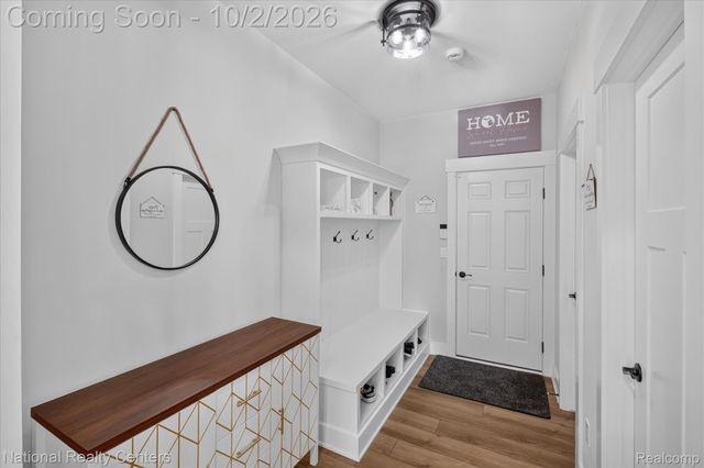 21115 Prestwick Drive, Farmington Hills, MI 48335
