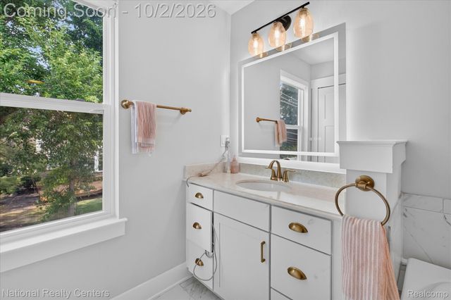 21115 Prestwick Drive, Farmington Hills, MI 48335