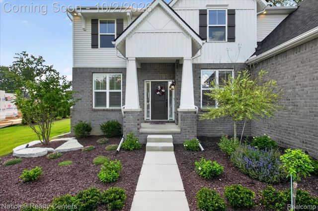 21115 Prestwick Drive, Farmington Hills, MI 48335
