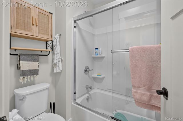 21115 Prestwick Drive, Farmington Hills, MI 48335