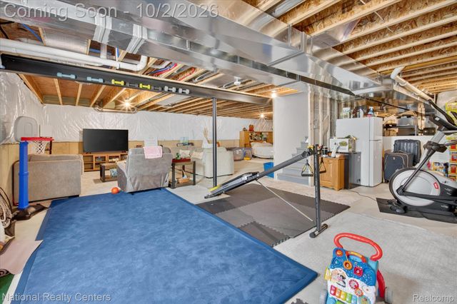 21115 Prestwick Drive, Farmington Hills, MI 48335