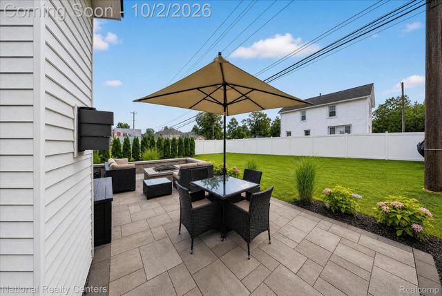 21115 Prestwick Drive, Farmington Hills, MI 48335
