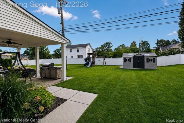 21115 Prestwick Drive, Farmington Hills, MI 48335