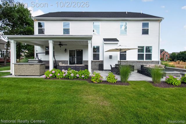 21115 Prestwick Drive, Farmington Hills, MI 48335