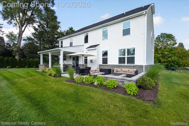 21115 Prestwick Drive, Farmington Hills, MI 48335