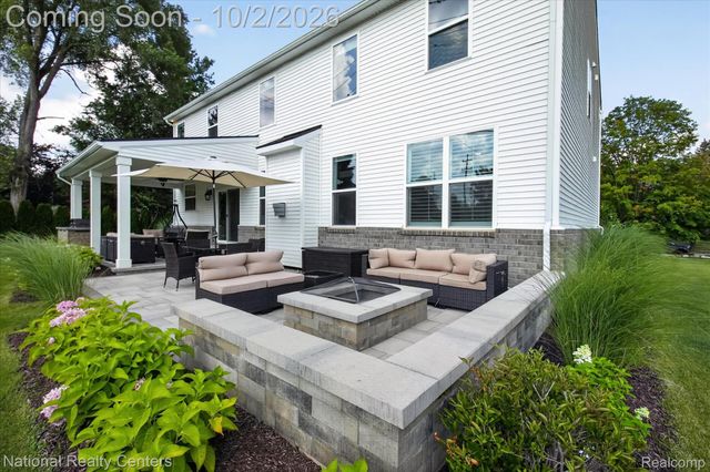 21115 Prestwick Drive, Farmington Hills, MI 48335
