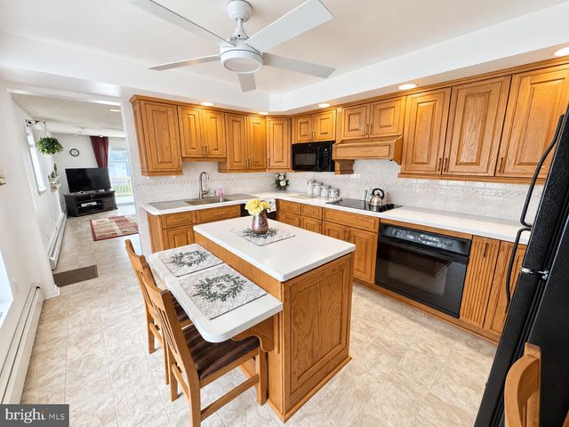 330 E ELMA AVE, Laurel Springs, NJ 08021
