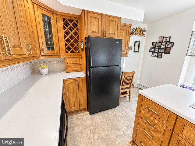 330 E ELMA AVE, Laurel Springs, NJ 08021