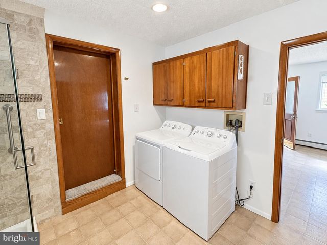 330 E ELMA AVE, Laurel Springs, NJ 08021
