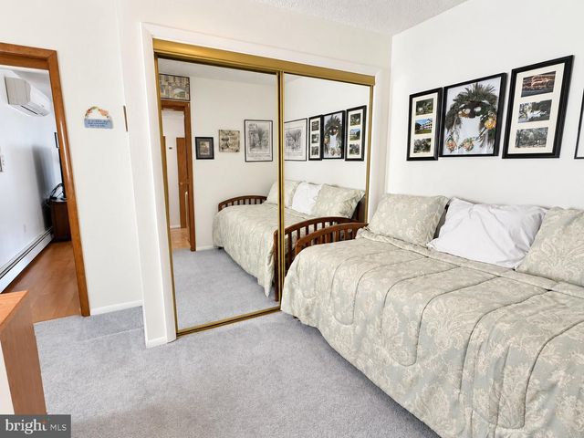 330 E ELMA AVE, Laurel Springs, NJ 08021