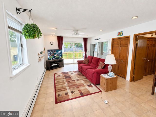 330 E ELMA AVE, Laurel Springs, NJ 08021