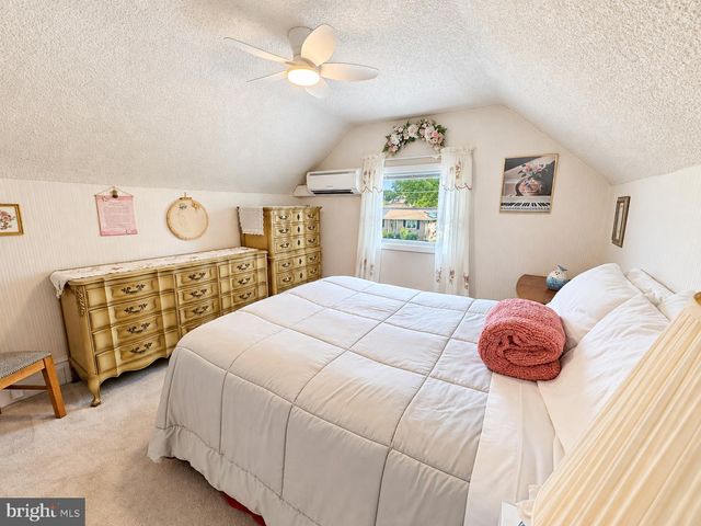 330 E ELMA AVE, Laurel Springs, NJ 08021