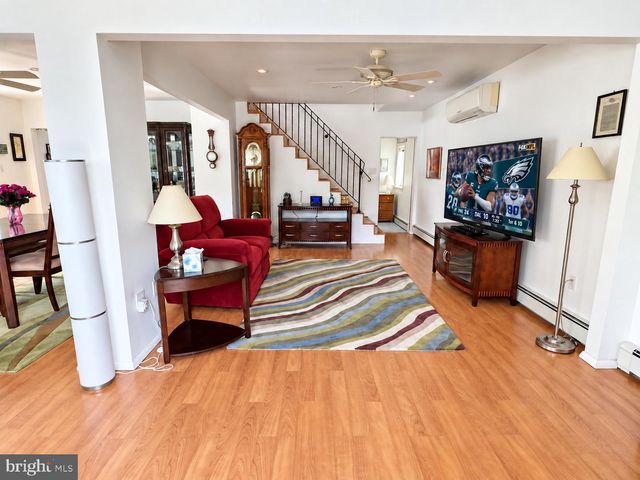 330 E ELMA AVE, Laurel Springs, NJ 08021