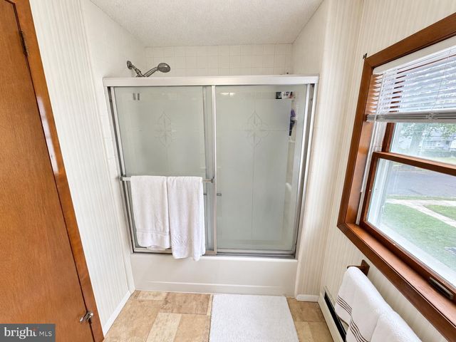 330 E ELMA AVE, Laurel Springs, NJ 08021