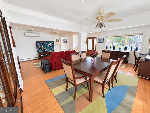 330 E ELMA AVE, Laurel Springs, NJ 08021