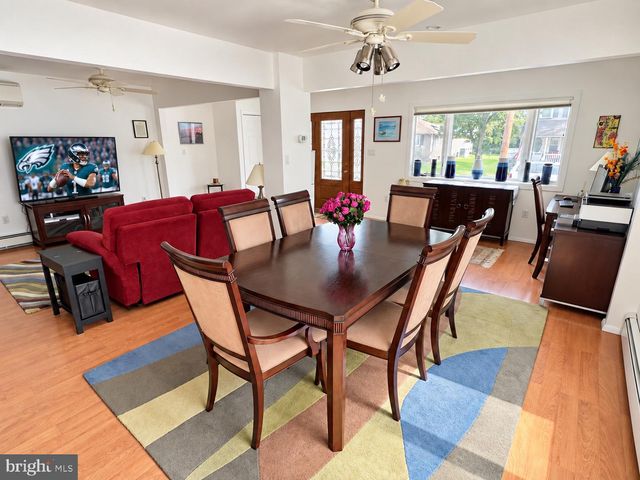 330 E ELMA AVE, Laurel Springs, NJ 08021