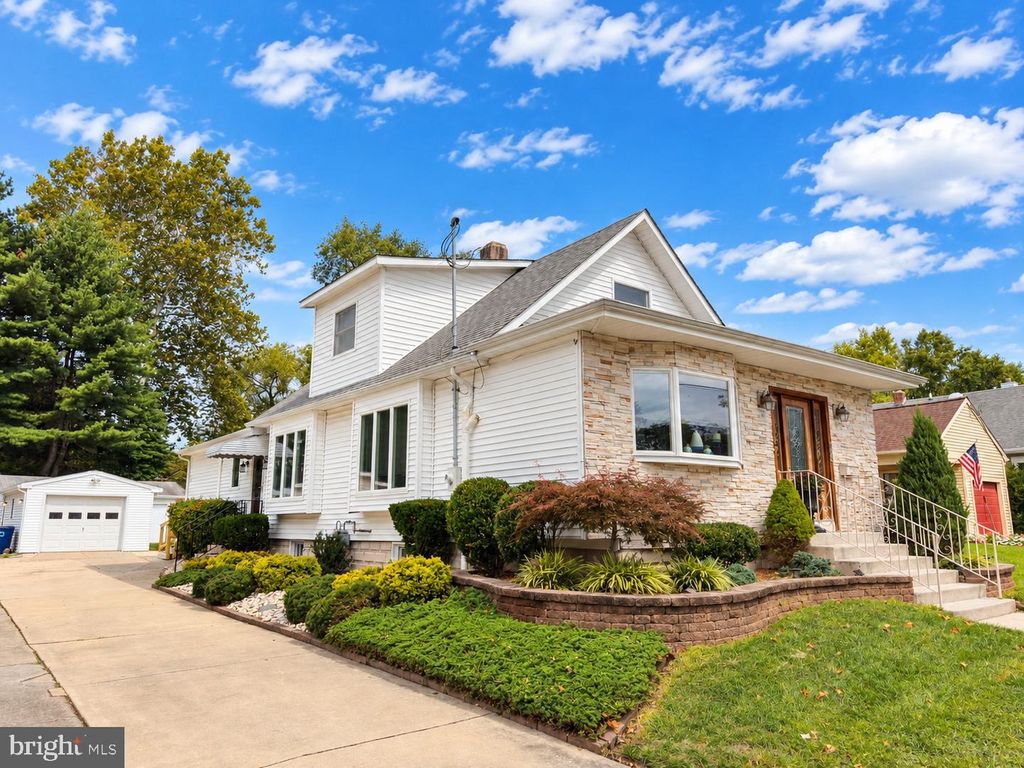 330 E ELMA AVE, LAUREL SPRINGS, NJ 08021 — photo 2